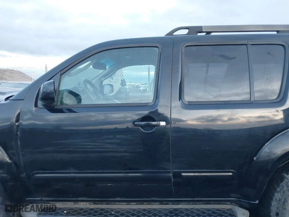 2010 Nissan Pathfinder SE with VIN 5N1AR1NB8AC626076, listed as a IAAI auction lot 41144235 with 172,709 mi miles. Bid and sale history available at carsss.com. Image 14.