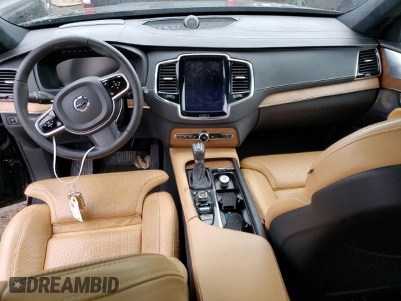 2017 Volvo XC90 Inscription with VIN YV4A22PL1H1176889, listed as a Copart auction lot 37447453 with 33,987 mi miles. Bid and sale history available at carsss.com. Image 8.