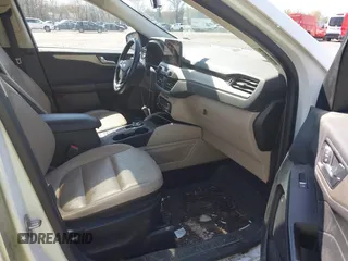 2021 Ford Escape SEL с VIN 1FMCU9H92MUA07776, выставлен на аукционе IAAI как лот 42049819 с пробегом 118 717 миль миль и . История ставок и продаж доступна на DreamBid. Изображение 5.