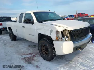 2007 Chevrolet Silverado 1500 LT w/1LT with VIN 2GCEK19C071719055, listed as a IAAI auction lot 41449887 with 178,942 mi miles. Bid and sale history available at carsss.com. Image 1.