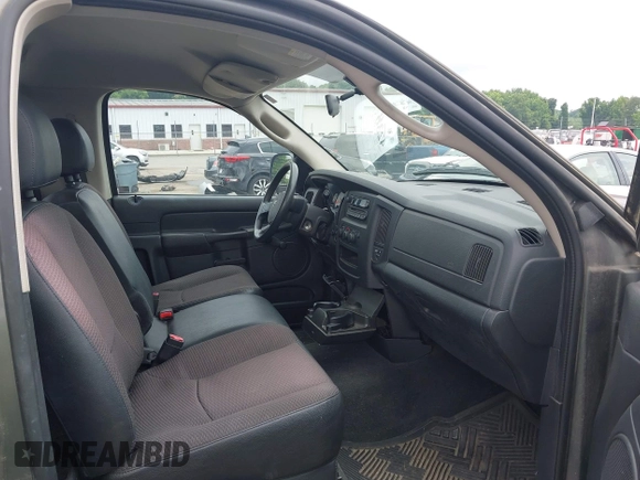 2005 Dodge 1500 ST z VIN 1D7HA16K65J572745, wystawiony jako IAAI lot #42389589 z przebiegiem 47 543 mil mil oraz . Historia ofert i sprzedaży dostępna na DreamBid. Obrazek 5.