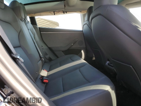2025 Tesla Model 3 Long Range z VIN 5YJ3E1EA9SF924138, wystawiony jako Copart lot #48324125 z przebiegiem 2 445 mil mil oraz Szkoda całkowita • Salvage title. Historia ofert i sprzedaży dostępna na DreamBid. Obrazek 10.