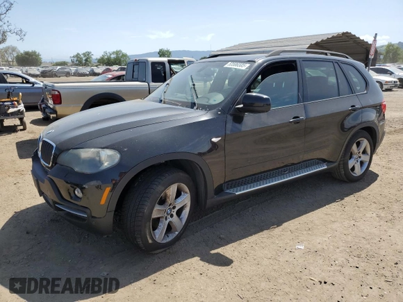 2008 BMW X5 3.0si with VIN 5UXFE43508L025869, listed as a Copart auction lot 53586585 with 100,672 mi miles and Clean Title. Bid and sale history available at carsss.com. Image 1.
