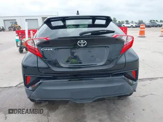 2020 Toyota C-HR LE z VIN JTNKHMBX1L1074377, wystawiony jako IAAI lot #42135672 z przebiegiem 88 846 mil mil oraz . Historia ofert i sprzedaży dostępna na DreamBid. Obrazek 16.