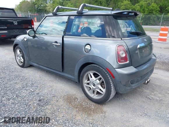 2009 MINI Hardtop S with VIN WMWMF73549TX41034, listed as a IAAI auction lot 42210662 with 108,118 mi miles and . Bid and sale history available at DreamBid. Image 3.