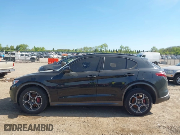 2022 Alfa Romeo Stelvio Veloce z VIN ZASPAKBN6N7D24902, wystawiony jako IAAI lot #42225536 z przebiegiem 87 377 mil mil oraz . Historia ofert i sprzedaży dostępna na DreamBid. Obrazek 14.