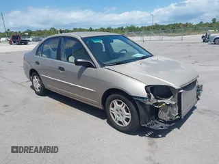 2001 Honda Civic LX with VIN 2HGES16521H610022, listed as a IAAI auction lot 42077819 with 155,570 mi miles. Bid and sale history available at carsss.com. Image 1.