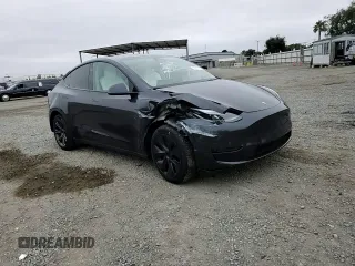 2024 Tesla Model Y z VIN 7SAYGDED4RF103411, wystawiony jako Copart lot #59982815 z przebiegiem 17 601 mil mil oraz Szkoda całkowita • Salvage title. Historia ofert i sprzedaży dostępna na DreamBid. Obrazek 13.