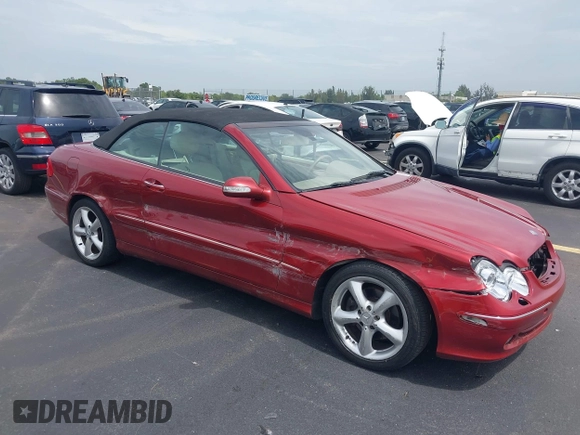 2005 Mercedes-Benz CLK 320 z VIN WDBTK65G05T040423, wystawiony jako IAAI lot #42645524 z przebiegiem 87 894 mil mil oraz . Historia ofert i sprzedaży dostępna na DreamBid. Obrazek 1.