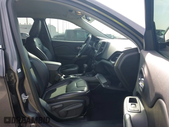 2019 Jeep Cherokee Latitude Plus with VIN 1C4PJLLB2KD403502, listed as a IAAI auction lot 42026964 with 57,000 mi miles and . Bid and sale history available at DreamBid. Image 5.