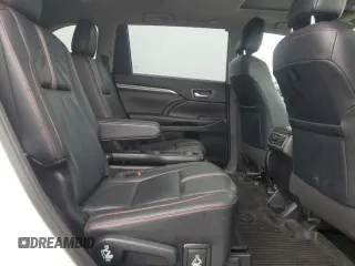 2019 Toyota Highlander SE with VIN 5TDJZRFH3KS975667, listed as a Copart auction lot 62555355 with 40,912 mi miles and Salvage title. Bid and sale history available at DreamBid. Image 11.