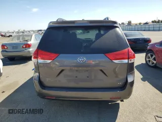 2011 Toyota Sienna LE AAS с VIN 5TDKK3DC3BS133408, выставлен на аукционе Copart как лот 72582564 с пробегом 128 168 миль миль и Списание • Salvage title. История ставок и продаж доступна на DreamBid. Изображение 6.