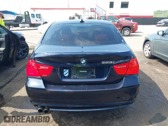 2010 BMW 3 Series 328i xDrive with VIN WBAPK5C51AA652244, listed as a IAAI auction lot 42262180 with 166,218 mi miles and . Bid and sale history available at DreamBid. Image 16.