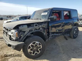 2022 Ford Bronco with VIN 1FMDE5BH8NLB43587, listed as a Copart auction lot 44192984 with 20,247 mi miles and Salvage Title. Bid and sale history available at carsss.com. Image 1.