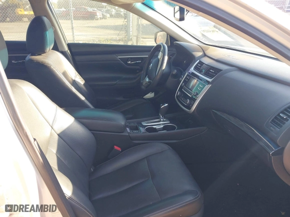 2018 Nissan Altima 2.5 SL with VIN 1N4AL3AP5JC171504, listed as a IAAI auction lot 41631839 with 70,638 mi miles. Bid and sale history available at carsss.com. Image 5.