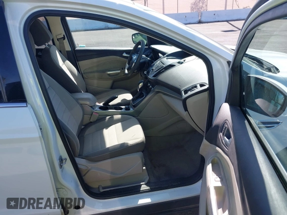 2013 Ford Escape SE with VIN 1FMCU9GX8DUA42581, listed as a IAAI auction lot 42088045 with 153,145 mi miles. Bid and sale history available at carsss.com. Image 5.