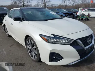 2023 Nissan Maxima Platinum z VIN 1N4AA6FV8PC504740, wystawiony jako IAAI lot #41620221 z przebiegiem 36 013 mil mil oraz . Historia ofert i sprzedaży dostępna na DreamBid. Obrazek 1.