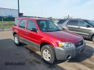 2005 Ford Escape XLS Value с VIN 1FMYU92Z25KA52633, выставлен на аукционе IAAI как лот 42210824 с пробегом 198 553 миль миль и . История ставок и продаж доступна на DreamBid. Изображение 1.
