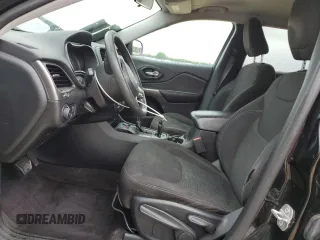 2019 Jeep Cherokee Latitude z VIN 1C4PJLCBXKD149943, wystawiony jako Copart lot #54366825 z przebiegiem 137 269 mil mil oraz Szkoda całkowita • Salvage title. Historia ofert i sprzedaży dostępna na DreamBid. Obrazek 7.