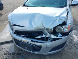 2014 Chevrolet Sonic LT с VIN 1G1JC5SH4E4152805, выставлен на аукционе IAAI как лот 41923555 с пробегом 180 068 миль миль и . История ставок и продаж доступна на DreamBid. Изображение 6.