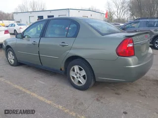 2005 Chevrolet Malibu LS with VIN 1G1ZT52845F275494, listed as a IAAI auction lot 42109970 with 190,460 mi miles. Bid and sale history available at carsss.com. Image 3.