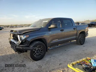 2015 Toyota Tundra SR5 z VIN 5TFDW5F10FX439860, wystawiony jako Copart lot #49098415 z przebiegiem 125 738 mil mil oraz Czysty tytuł • Clean title. Historia ofert i sprzedaży dostępna na DreamBid. Obrazek 1.