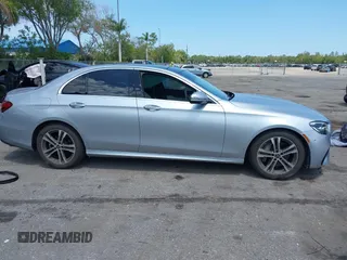 2021 Mercedes-Benz E 350 with VIN W1KZF8DB4MA977647, listed as a IAAI auction lot 42241573 with 33,666 mi miles and . Bid and sale history available at DreamBid. Image 14.