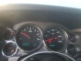 2010 Chevrolet Silverado 1500 LT with VIN 3GCRKSE38AG273099, listed as a Copart auction lot 82939803 with 220,293 mi miles and Salvage Title. Bid and sale history available at carsss.com. Image 9.