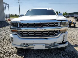 2016 Chevrolet Silverado 1500 LT with VIN 3GCUKREC9GG185402, listed as a Copart auction lot 52292115 with 131,861 mi miles and Salvage Title. Bid and sale history available at DreamBid. Image 5.