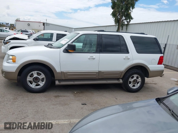 2004 Ford Expedition Eddie Bauer with VIN 1FMPU17L14LA05104, listed as a IAAI auction lot 42064535 with 249,614 mi miles. Bid and sale history available at carsss.com. Image 15.
