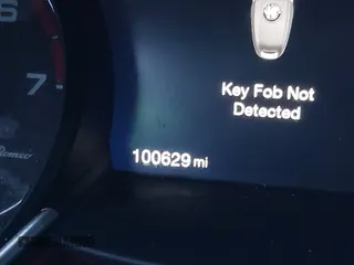 2017 Alfa Romeo Giulia Ti z VIN ZARFAECN2H7539370, wystawiony jako IAAI lot #41762612 z przebiegiem 100 629 mil mil oraz . Historia ofert i sprzedaży dostępna na DreamBid. Obrazek 16.