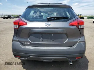 2019 Nissan Kicks S z VIN 3N1CP5CU3KL560088, wystawiony jako Copart lot #55911105 z przebiegiem 76 707 mil mil oraz Szkoda całkowita • Salvage title. Historia ofert i sprzedaży dostępna na DreamBid. Obrazek 6.