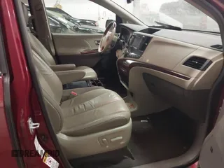2011 Toyota Sienna XLE with VIN 5TDDK3DC6BS007004, listed as a IAAI auction lot 41793481 with 255,255 mi miles. Bid and sale history available at carsss.com. Image 5.