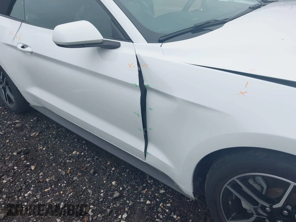 2022 Ford Mustang EcoBoost z VIN 1FATP8UH3N5104988, wystawiony jako IAAI lot #42320593 z przebiegiem 51 101 mil mil oraz . Historia ofert i sprzedaży dostępna na DreamBid. Obrazek 19.
