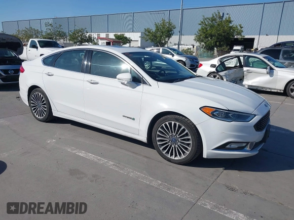 2017 Ford Fusion Hybrid Titanium с VIN 3FA6P0RU3HR323164, выставлен на аукционе IAAI как лот 42303571 с пробегом 119 732 миль миль и . История ставок и продаж доступна на DreamBid. Изображение 1.