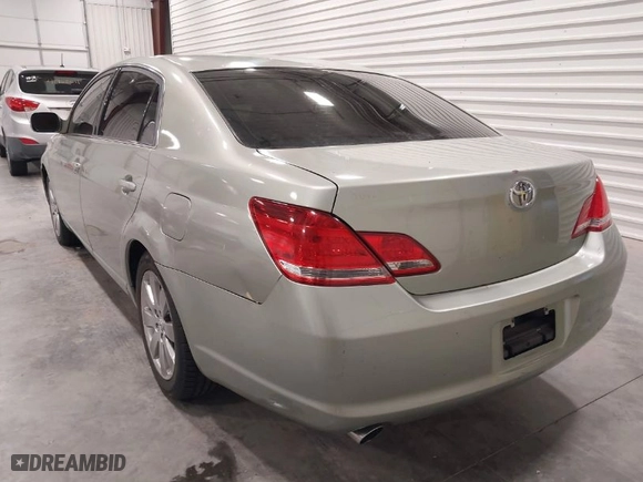 2005 Toyota Avalon XL with VIN 4T1BK36B65U023629, listed as a IAAI auction lot 41963531 with 255,044 mi miles. Bid and sale history available at carsss.com. Image 3.
