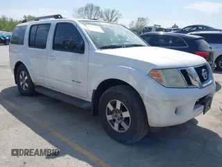 2008 Nissan Pathfinder S z VIN 5N1AR18BX8C610712, wystawiony jako IAAI lot #42032197 z przebiegiem 246 238 mil mil oraz . Historia ofert i sprzedaży dostępna na DreamBid. Obrazek 1.