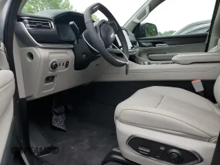 2024 Jeep Wagoneer Series II Carbide with VIN 1C4SJVBP8RS151165, listed as a Copart auction lot 61216845 with 5,315 mi miles and Salvage title. Bid and sale history available at DreamBid. Image 7.