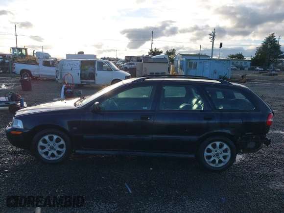 2002 Volvo V40 z VIN YV1VW29512F803232, wystawiony jako IAAI lot #41117493 z przebiegiem 195 964 mil mil oraz . Historia ofert i sprzedaży dostępna na DreamBid. Obrazek 15.
