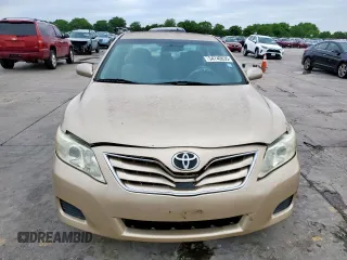 2010 Toyota Camry z VIN 4T1BF3EK4AU112728, wystawiony jako Copart lot #54740835 z przebiegiem 133 340 mil mil oraz Szkoda całkowita • Salvage title. Historia ofert i sprzedaży dostępna na DreamBid. Obrazek 5.