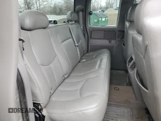 2006 GMC Sierra 1500 SLT z VIN 2GTEK19B961280198, wystawiony jako Copart lot #45174284 z przebiegiem 242 570 mil mil oraz Szkoda całkowita • Salvage title. Historia ofert i sprzedaży dostępna na DreamBid. Obrazek 10.
