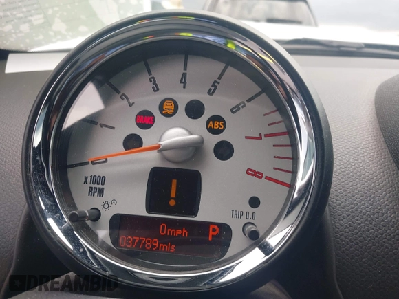 2012 MINI Countryman z VIN WMWZB3C56CWM04087, wystawiony jako IAAI lot #42180040 z przebiegiem 37 789 mil mil oraz . Historia ofert i sprzedaży dostępna na DreamBid. Obrazek 7.