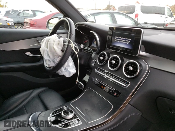 2019 Mercedes-Benz GLC with VIN WDC0G4KB5KV178228, listed as a Copart auction lot 64436882 with 20,711 mi miles. Bid and sale history available at carsss.com. Image 9.