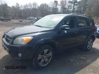 2011 Toyota RAV4 Sport with VIN JTMRK4DV2B5100735, listed as a IAAI auction lot 41954993 with 330,332 mi miles. Bid and sale history available at carsss.com. Image 17.