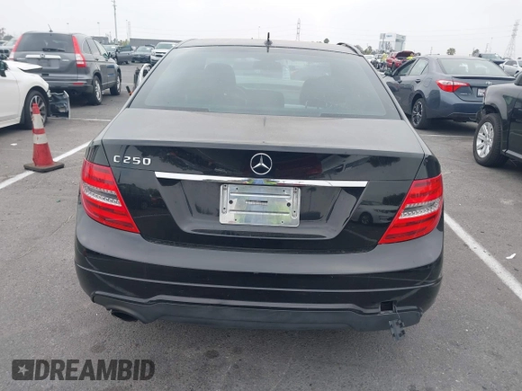 2014 Mercedes-Benz C 250 Sport с VIN WDDGF4HB8EA940242, выставлен на аукционе IAAI как лот 42661812 с пробегом 167 902 миль миль и . История ставок и продаж доступна на DreamBid. Изображение 16.