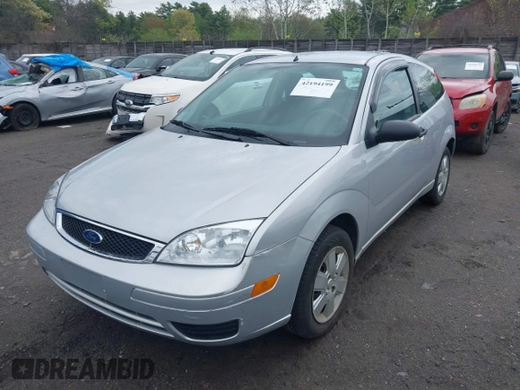 2007 Ford Focus S with VIN 1FAHP31N27W252727, listed as a IAAI auction lot 42194199 with 25,581 mi miles and . Bid and sale history available at carsss.com. Image 2.
