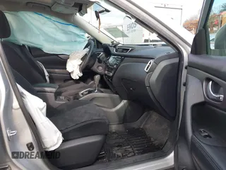 2016 Nissan Rogue SV with VIN 5N1AT2MV7GC801364, listed as a IAAI auction lot 41111105 with 145,268 mi miles and . Bid and sale history available at carsss.com. Image 5.
