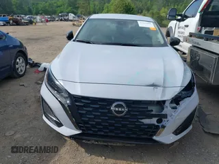 2025 Nissan Altima SR with VIN 1N4BL4CV0SN361223, listed as a IAAI auction lot 42152685 with 3,587 mi miles and . Bid and sale history available at DreamBid. Image 6.