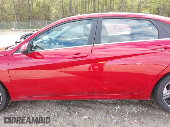 2022 Hyundai Elantra SEL z VIN KMHLN4AG3NU366905, wystawiony jako IAAI lot #41835787 z przebiegiem 15 555 mil mil oraz . Historia ofert i sprzedaży dostępna na DreamBid. Obrazek 15.