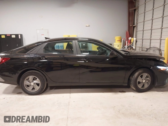 2024 Hyundai Elantra SE with VIN KMHLL4DG9RU832988, listed as a IAAI auction lot 42166112 with 9,676 mi miles and . Bid and sale history available at DreamBid. Image 13.